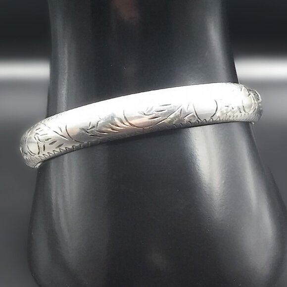 925 Sterling Silver Vintage Intricately Etched Hinged Bangle Bracelet - Picture 6 of 15